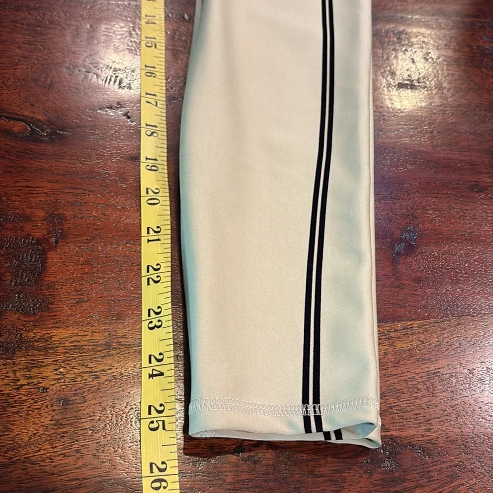ALO Yoga Olive Green High-Waist Leggings with Black Trim